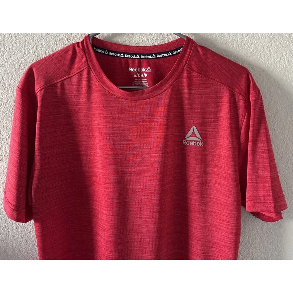 Reebok Men's Short Sleeve T-Shirt, Used Excellent Condition- RED